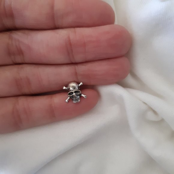 Skull & Bones Earrings Silver Studs Small - Picture 3 of 6
